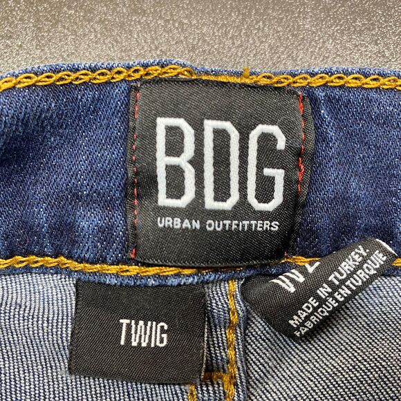 BDG Urban Outfitters Girls Twig Jean Shorts Size 12 Frayed Distressed - Picture 3 of 8